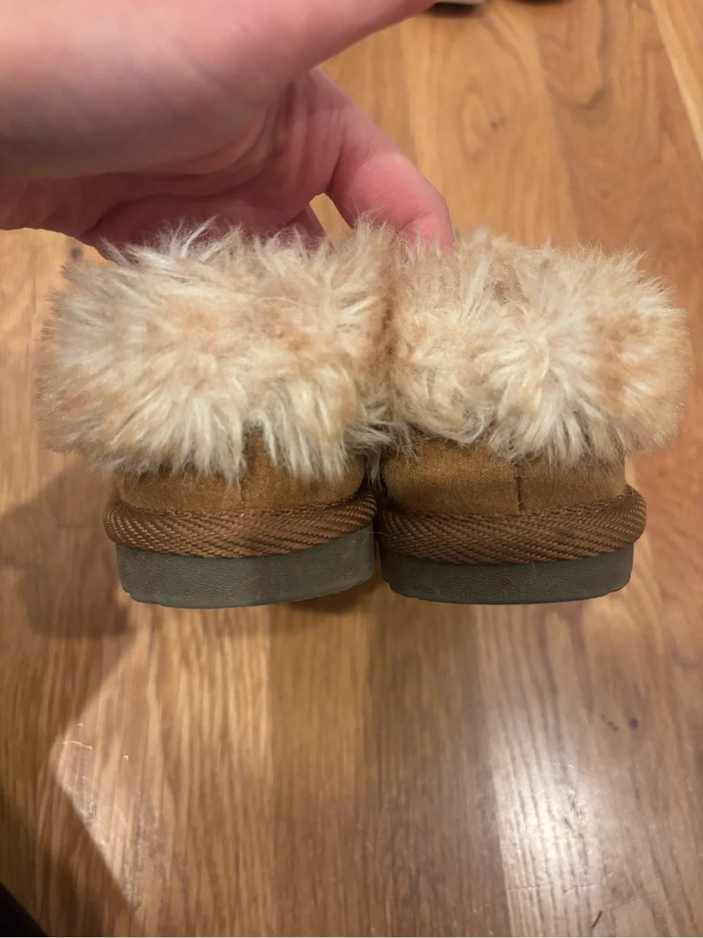 EUC. Cat & Jack Brown Faux-Fur Cuff Kids Slippers. Size 7T.